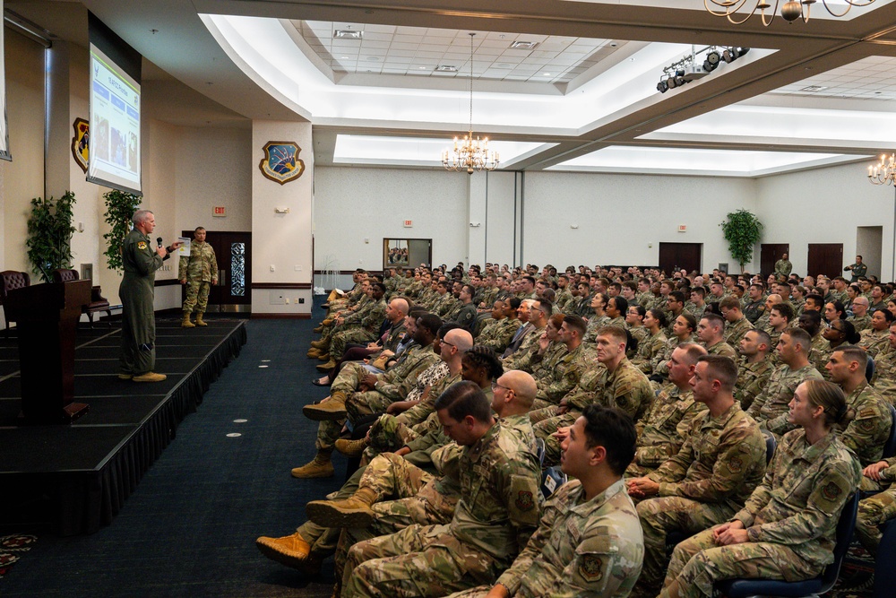 18th AF leaders visit Scott’s host wing, emphasize future-focused readiness