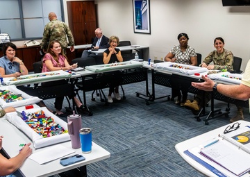 18th AF leaders visit Scott’s host wing, emphasize future-focused readiness