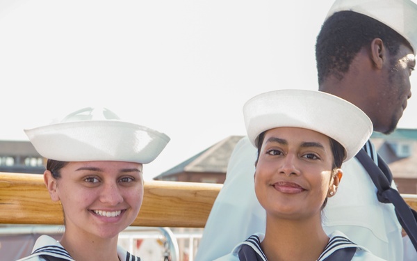 USS Constitution Hosts Swearing-In Ceremony