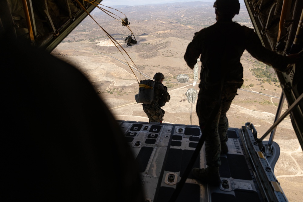 Riptide Reach 2-25: 1st DSB Conducts Parachute Operations