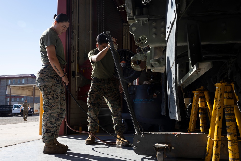 1st Maintenance Battalion performs daily duties