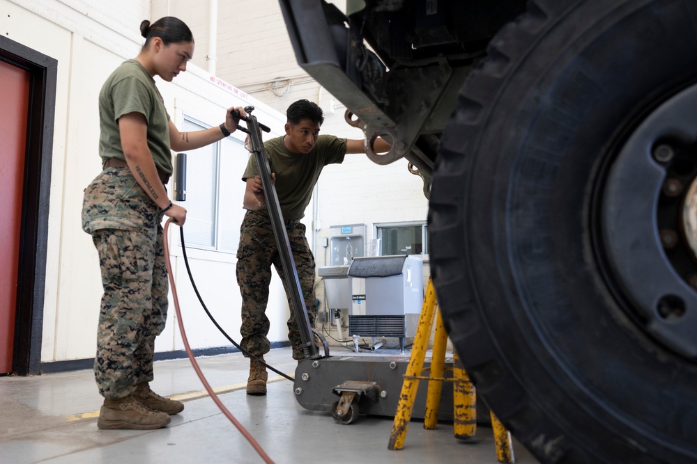 1st Maintenance Battalion performs daily duties