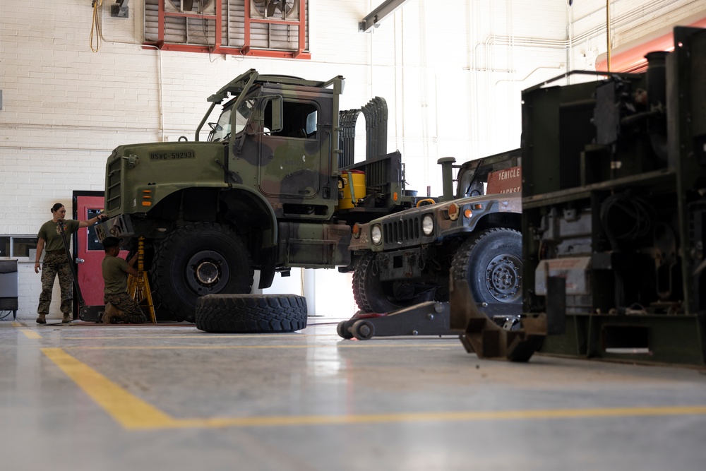 1st Maintenance Battalion performs daily duties