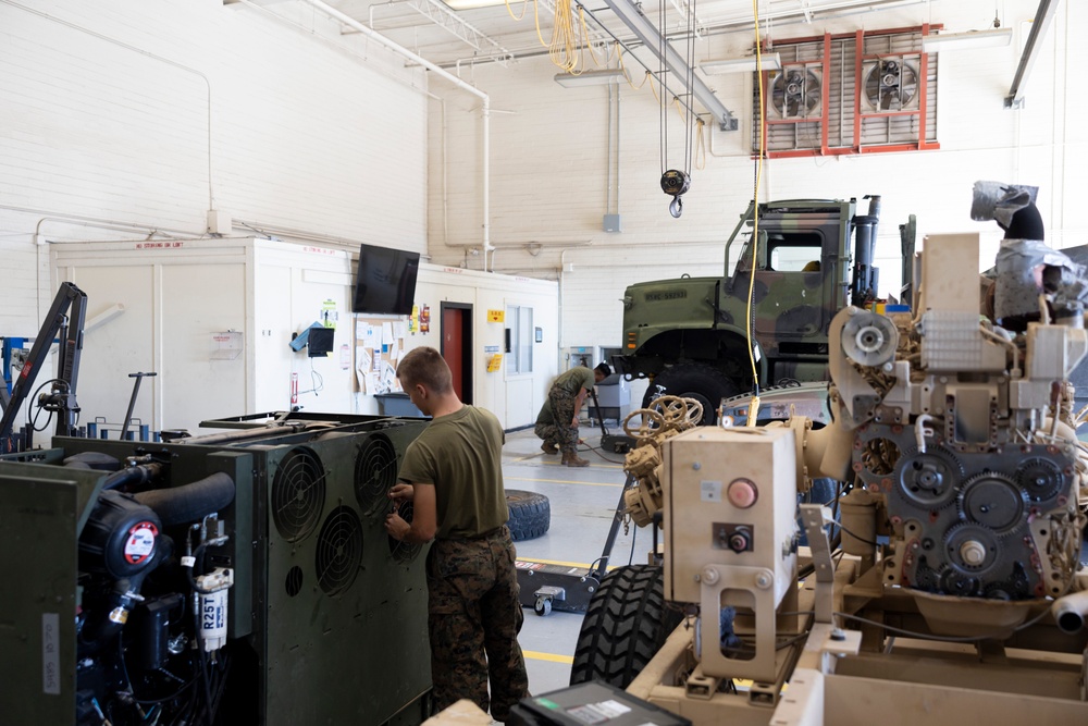 1st Maintenance Battalion performs daily duties