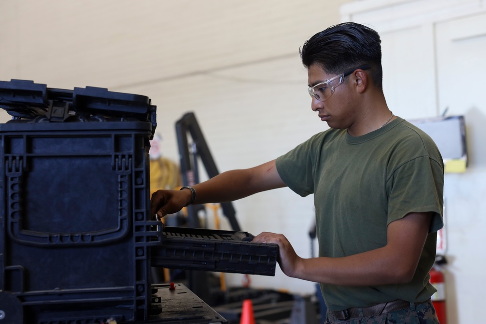 1st Maintenance Battalion performs daily duties
