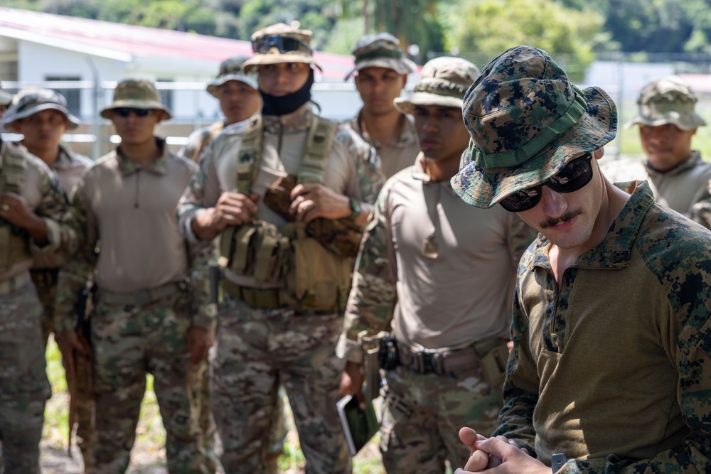 Marines Prepare for the Combined Jungle Operations Course in Panama