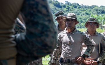 Marines Prepare for the Combined Jungle Operations Course in Panama