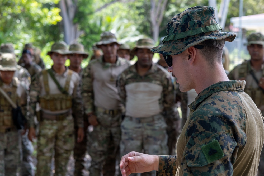 Marines Prepare for the Combined Jungle Operations Course in Panama