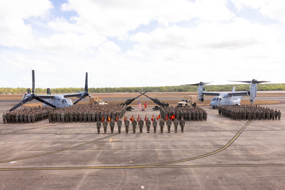 MRF-D 25.3: U.S. Marines participate in MAGTF group photo and coining ceremony