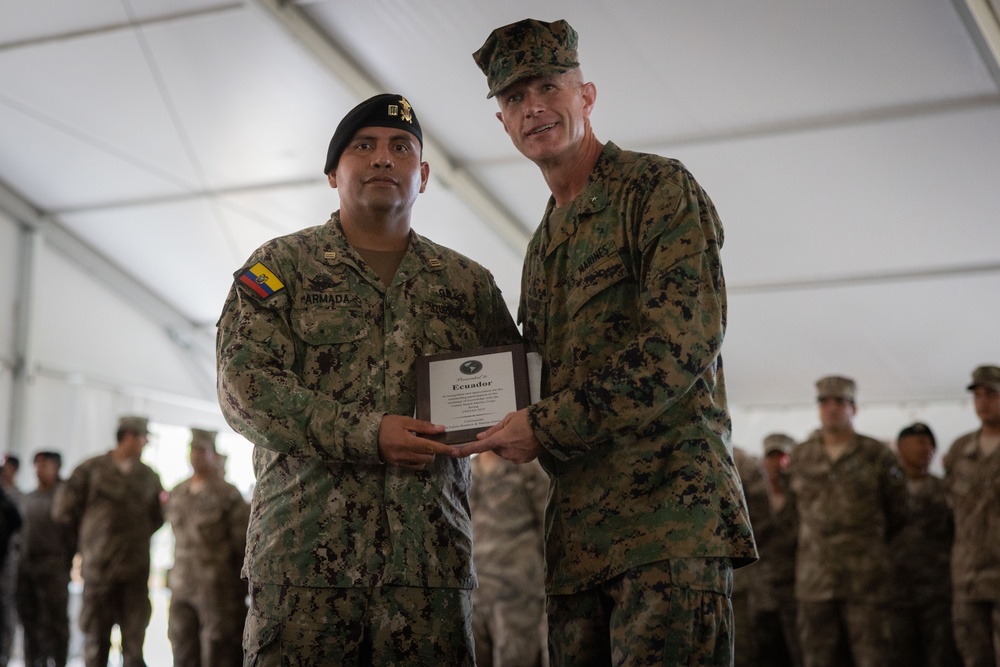 UNITAS 2025: US Marines and Partner Nations Participate in the Closing Ceremony Gift Exchange UNITAS 2025: US Marines and Partner Nations Participate in the Closing Ceremony Gift Exchange