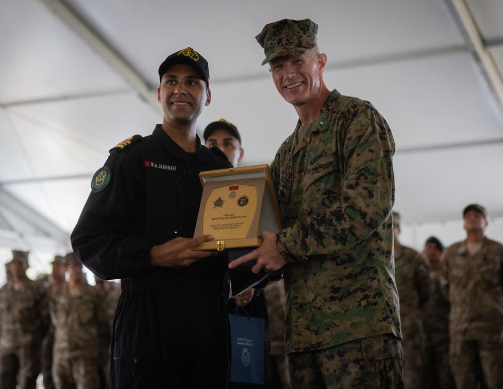 UNITAS 2025: US Marines and Partner Nations Participate in the Closing Ceremony Gift Exchange UNITAS 2025: US Marines and Partner Nations Participate in the Closing Ceremony Gift Exchange