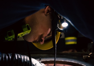 USS Ronald Reagan Calls a Drill for Emergency Rescue, Naval Firefighters Respond