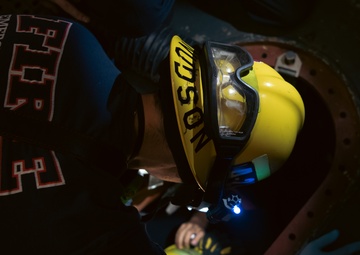 USS Ronald Reagan Calls a Drill for Emergency Rescue, Naval Firefighters Respond