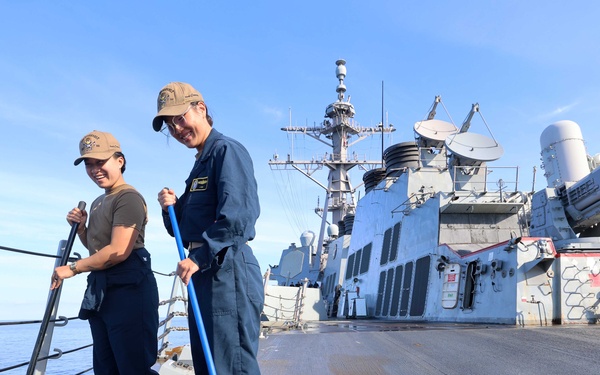 USS Roosevelt (ADDG 80) Conducts Fresh Water Washdown in the Western Mediterranean Sea