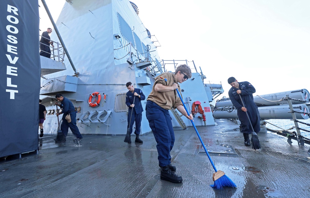 USS Roosevelt (ADDG 80) Conducts Fresh Water Washdown in the Western Mediterranean Sea