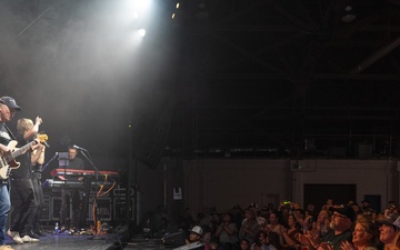 High-Performing Oregon Guard Soldiers Attend Lt. Dan Band Concert