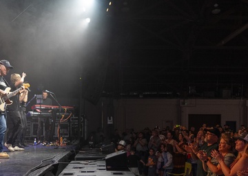 High-Performing Oregon Guard Soldiers Attend Lt. Dan Band Concert