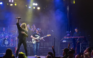 High-Performing Oregon Guard Soldiers Attend Lt. Dan Band Concert