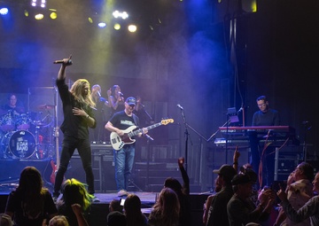 High-Performing Oregon Guard Soldiers Attend Lt. Dan Band Concert