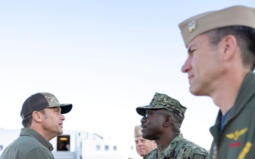 SW Meets with Troops, Administers Oath of Enlistment to Recruits at NAS Oceana