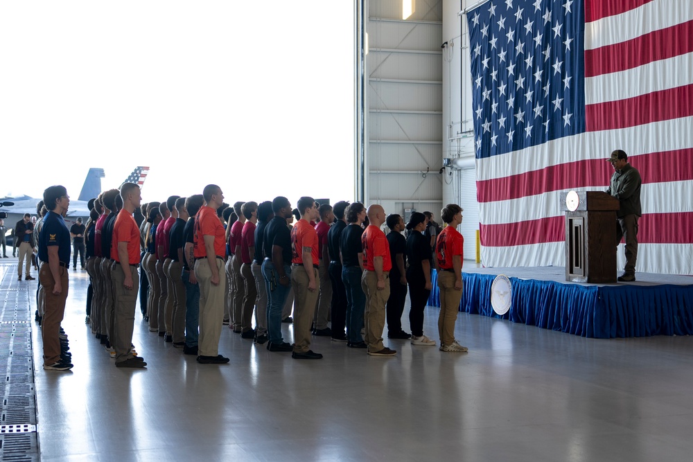 SW Meets with Troops, Administers Oath of Enlistment to Recruits at NAS Oceana