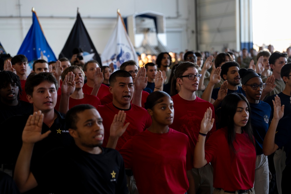 SW Meets with Troops, Administers Oath of Enlistment to Recruits at NAS Oceana
