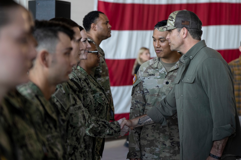 SW Meets with Troops, Administers Oath of Enlistment to Recruits at NAS Oceana