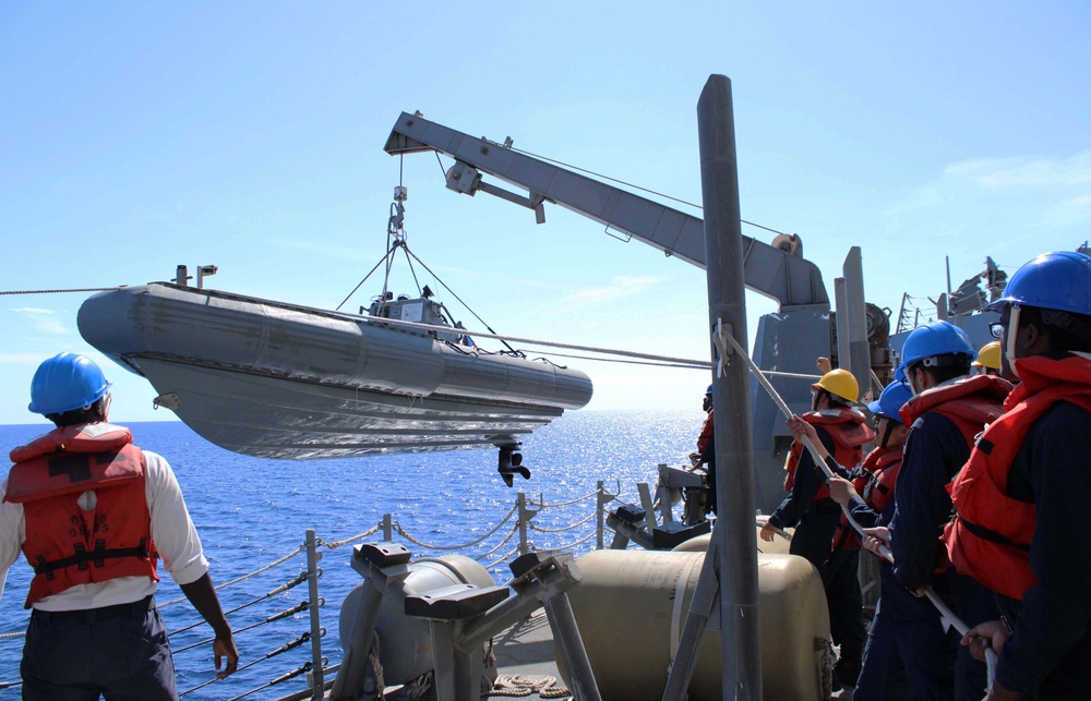 USS Roosevelt (DDG 80) Conducts Boat Operations in the Western Mediterranean Sea
