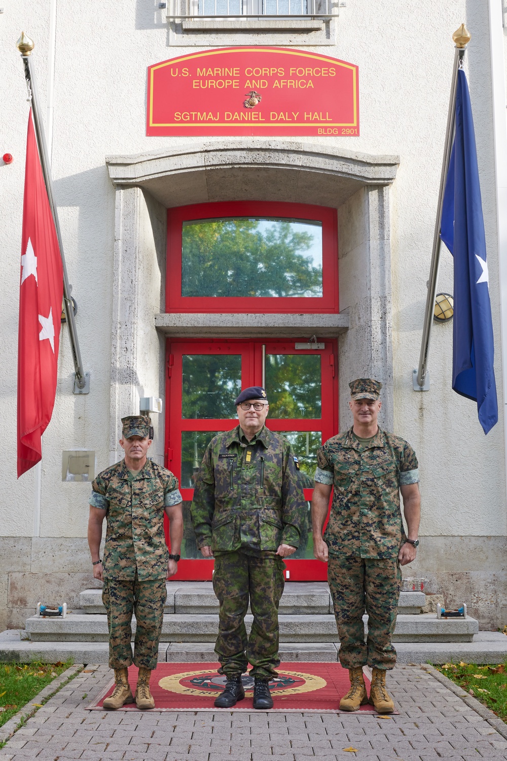 Finnish Navy Commander Visits MARFOREUR/AF