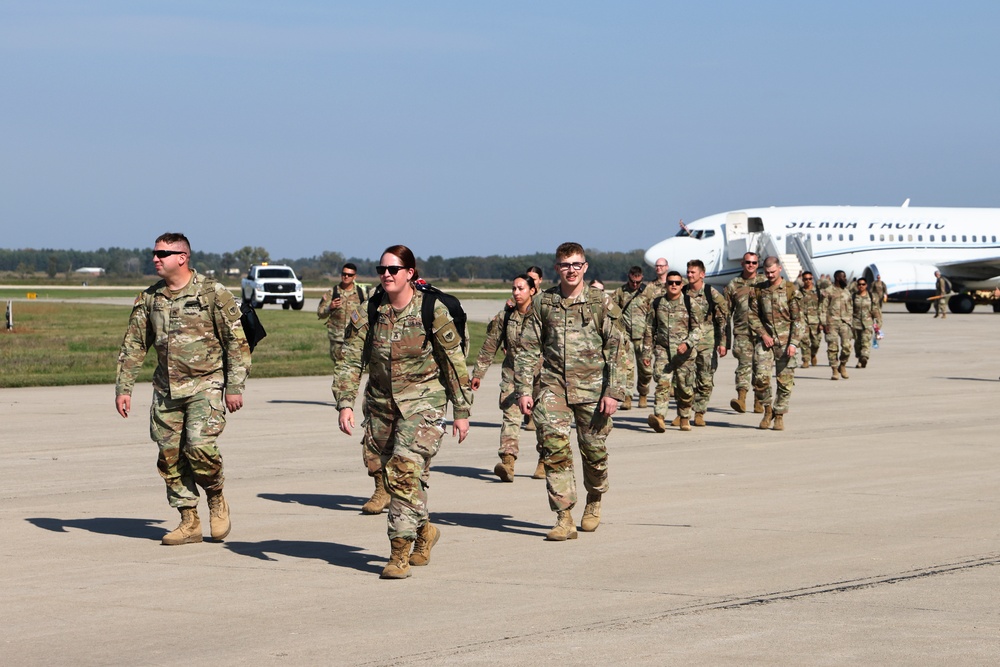 Maveric Battalion Soldiers return to Wisconsin