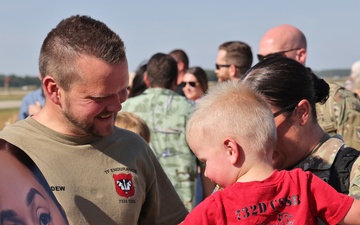 Maveric Battalion Soldiers return to Wisconsin