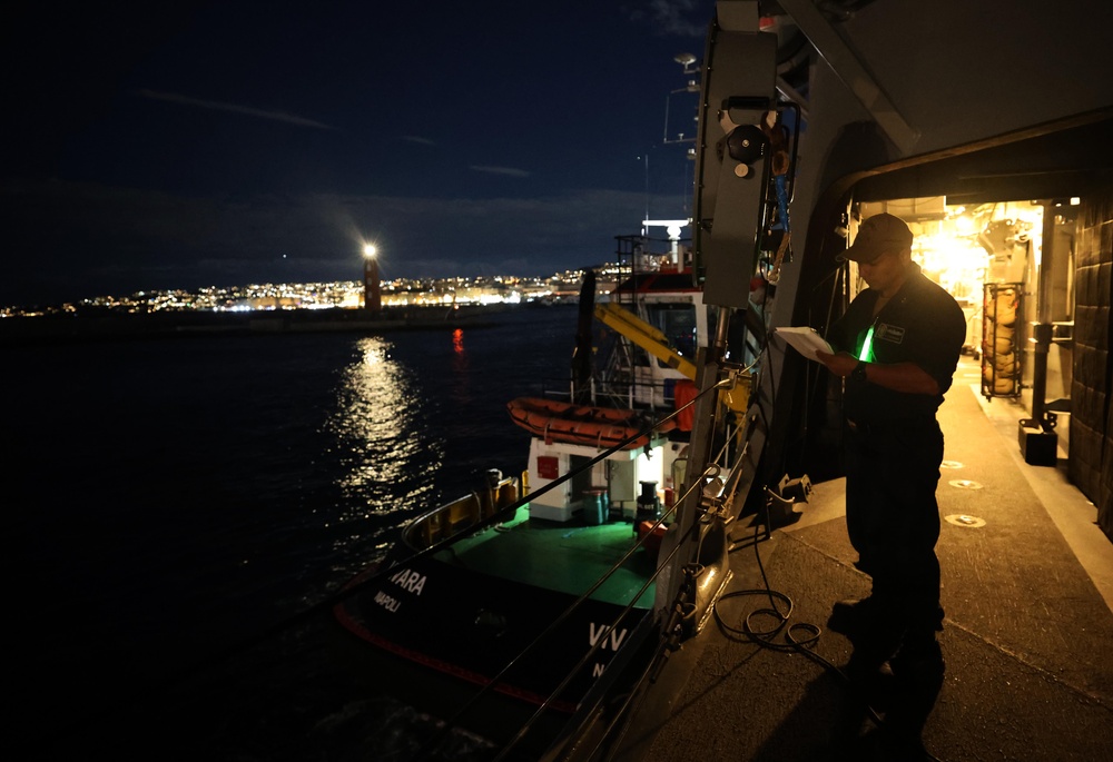 USS Roosevelt (DDG 80) Arrives in Naples, Italy