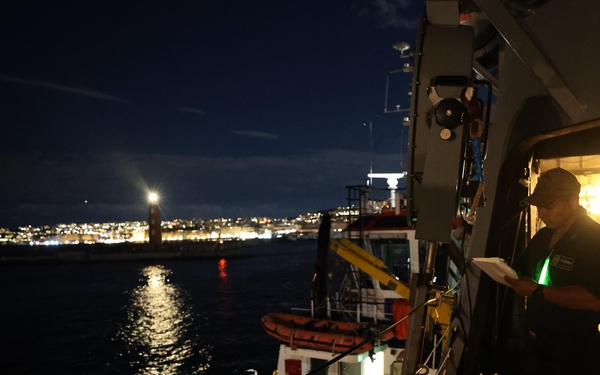 USS Roosevelt (DDG 80) Arrives in Naples, Italy
