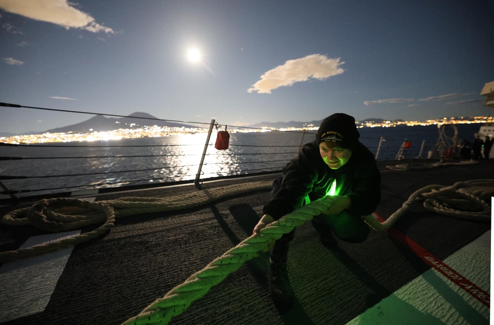 USS Roosevelt (DDG 80) Arrives in Naples, Italy