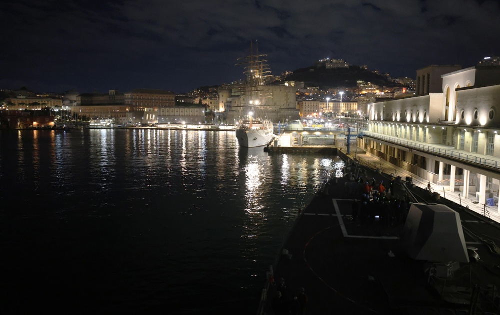USS Roosevelt (DDG 80) Arrives in Naples, Italy