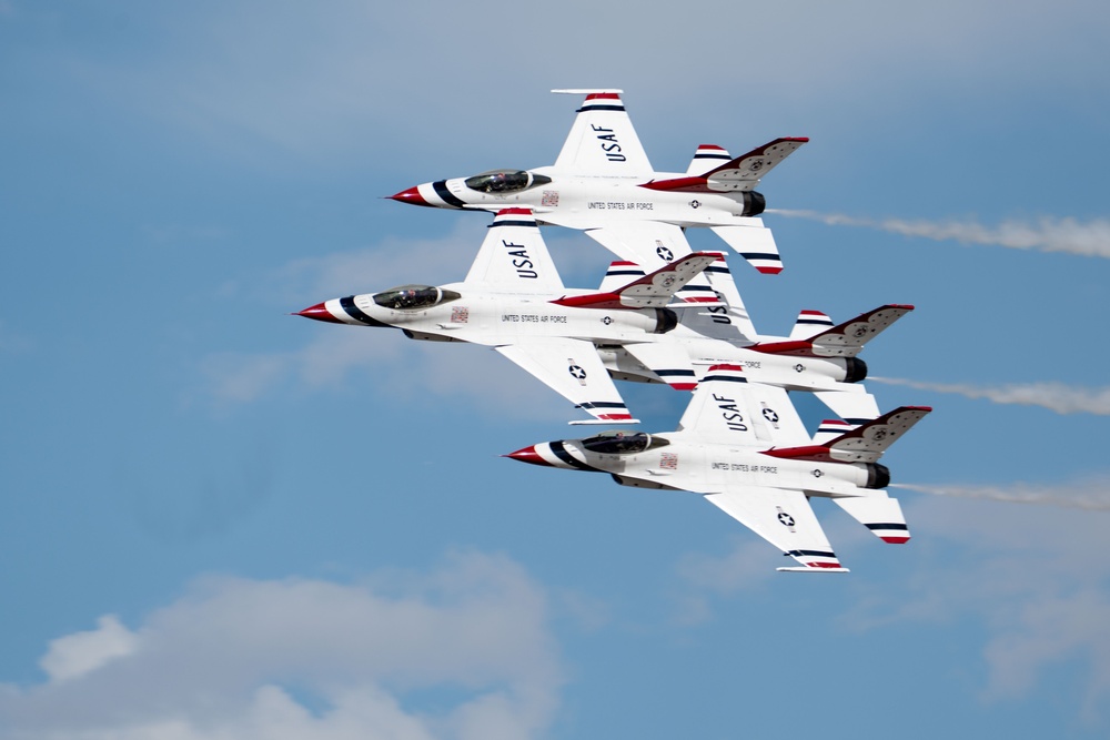Thunderbirds Perform at Pueblo Wings of Pride Thunderbirds Perform at Pueblo Wings of Pride