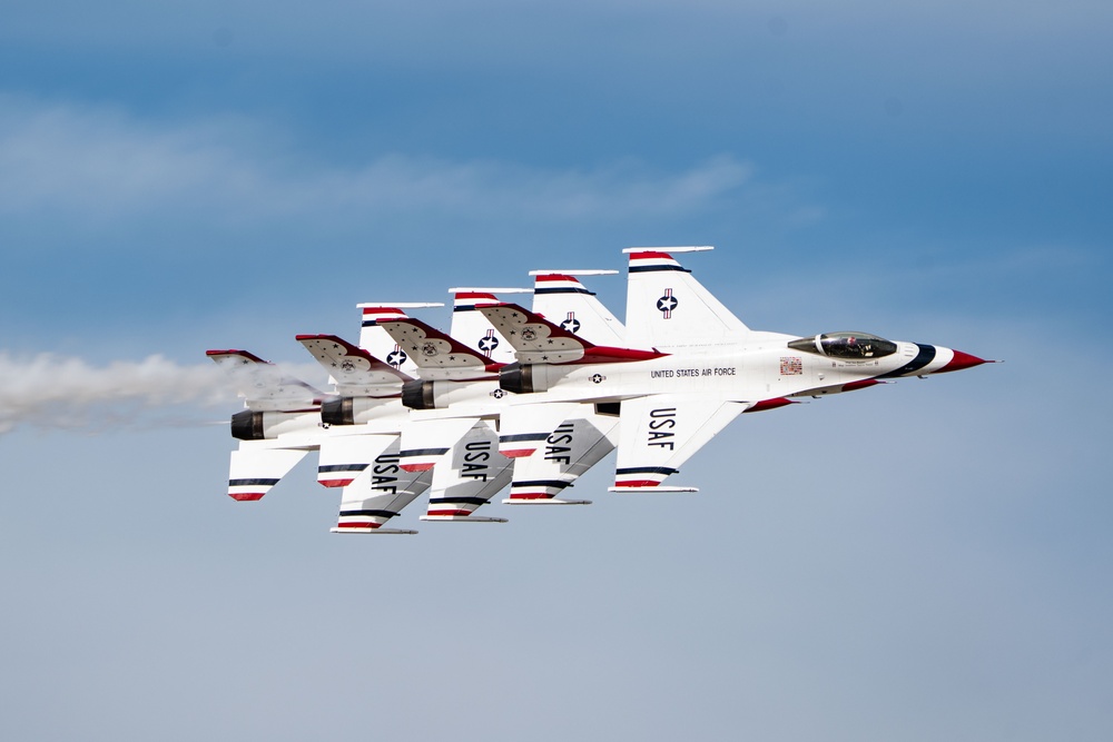 Thunderbirds Perform at Pueblo Wings of Pride Thunderbirds Perform at Pueblo Wings of Pride