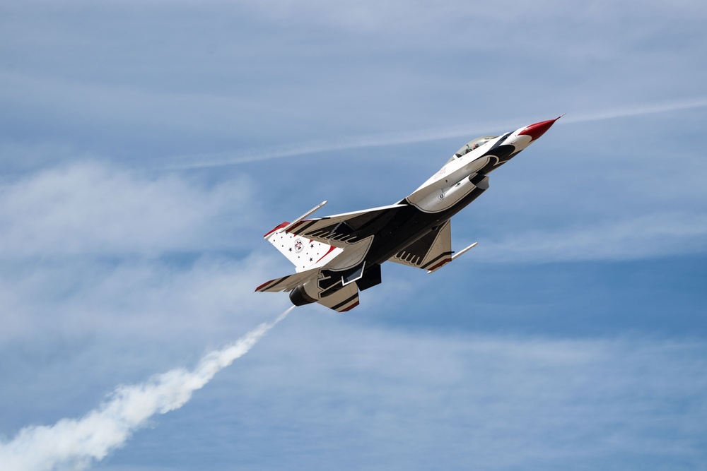 Thunderbirds Perform at Pueblo Wings of Pride Airshow Thunderbirds Perform at Pueblo Wings of Pride Airshow