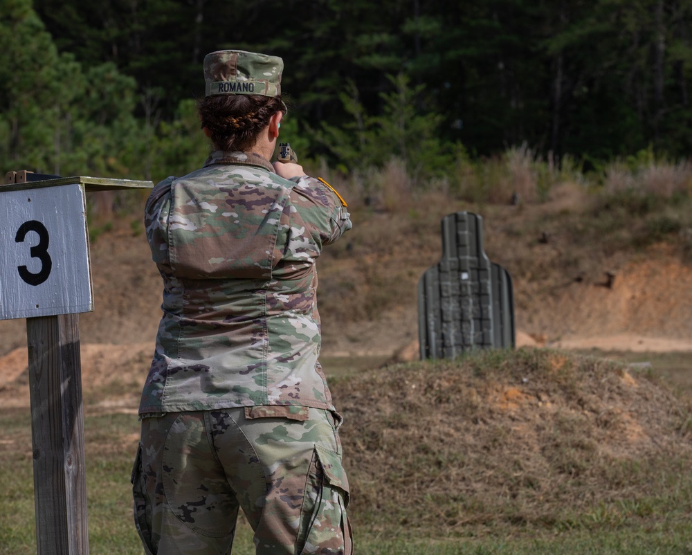 Soldiers qualify on M17