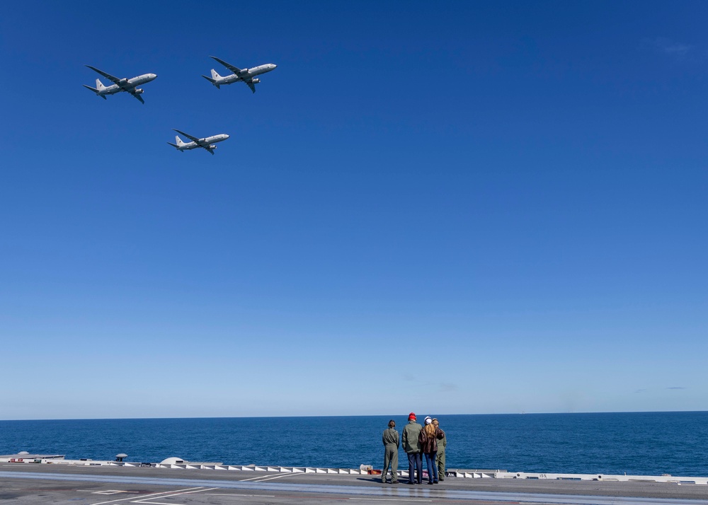 USS George H.W. Bush hosts President Donald J. Trump and First Lady Melania Trump during the Titans of the Sea Presidential Review celebrating the Navy’s 250th birthday. USS George H.W. Bush hosts President Donald J. Trump and First Lady Melania Trump during the Titans of the Sea Presidential Review celebrating the Navy’s 250th birthday.