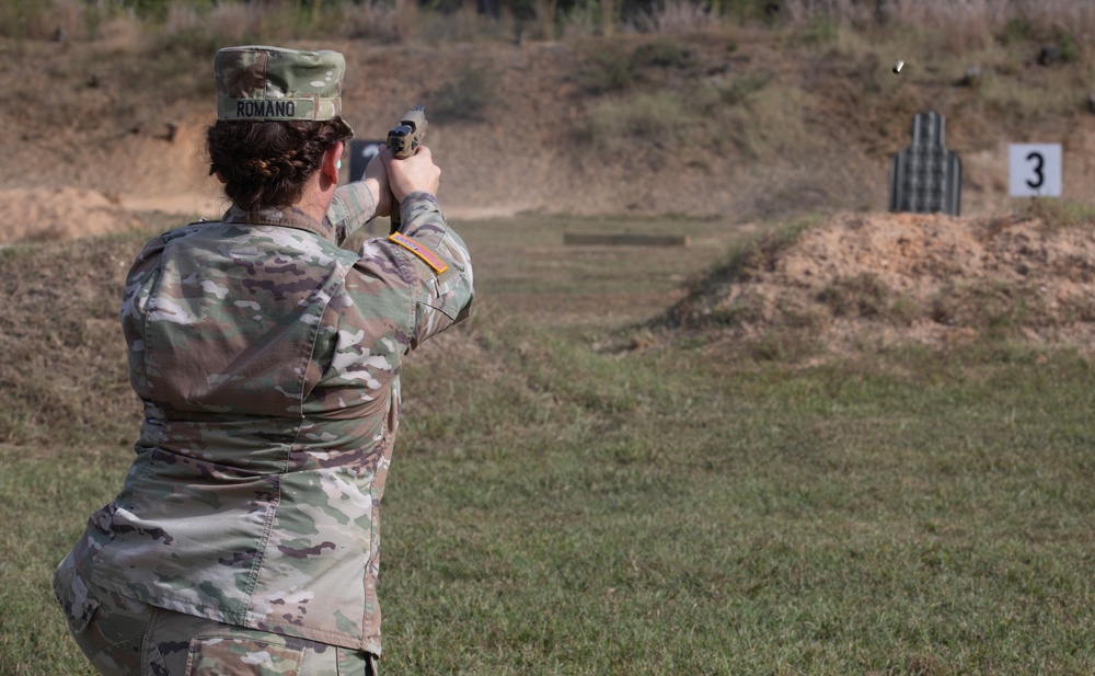 Soldiers qualify on M17