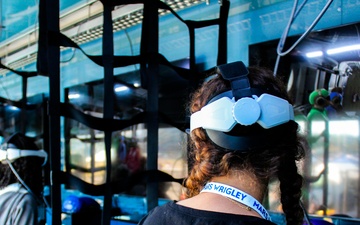 Students Try A Virtual Flight Deck Simulator