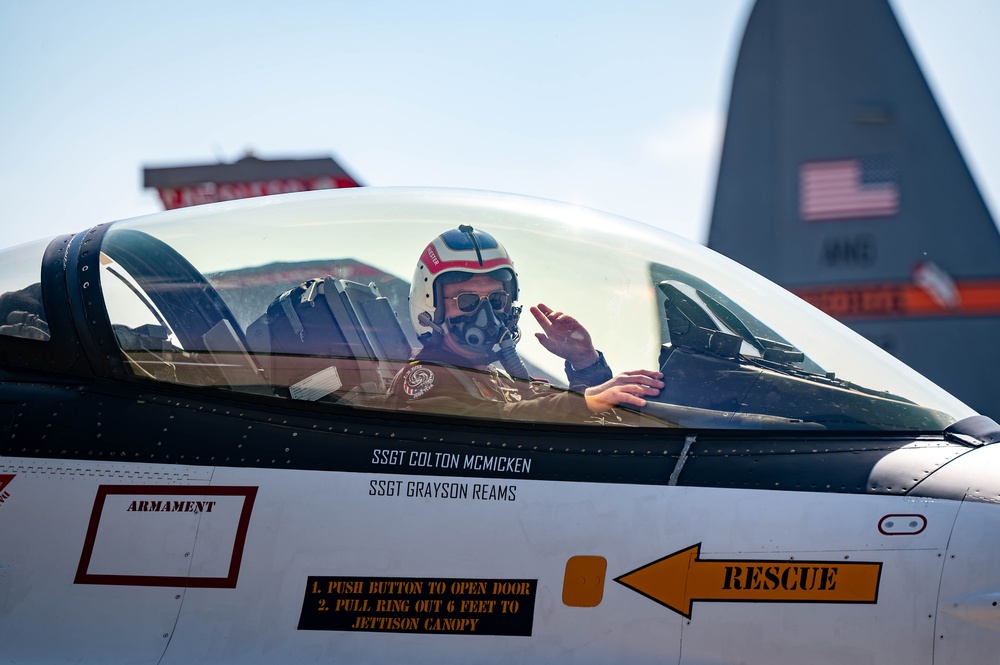Viper Demo Team salutes military aviation heritage at TBM Avenger Reunion