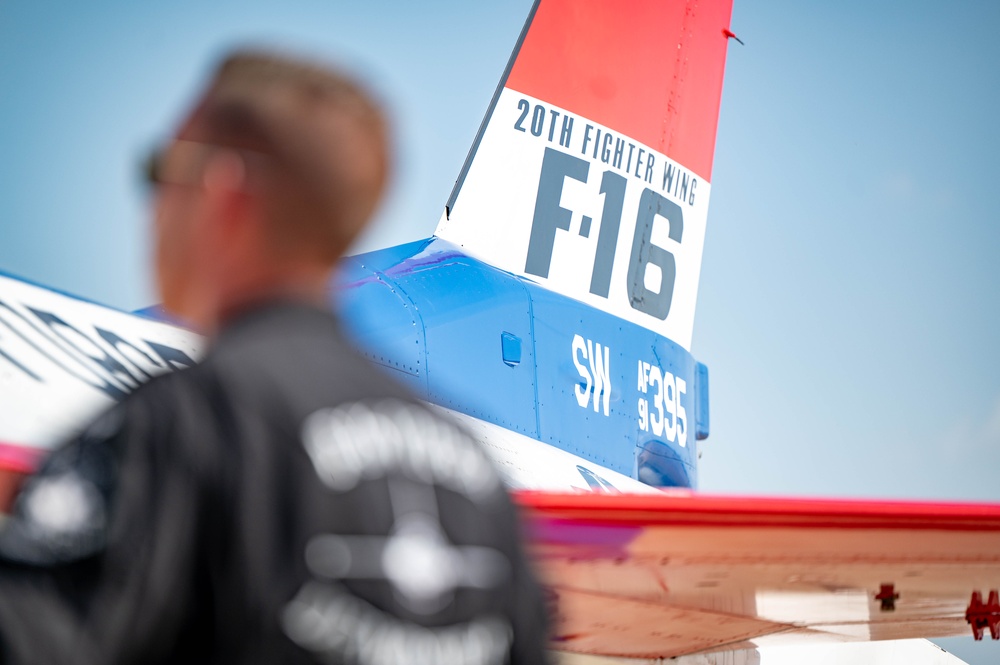 Viper Demo Team salutes military aviation heritage at TBM Avenger Reunion