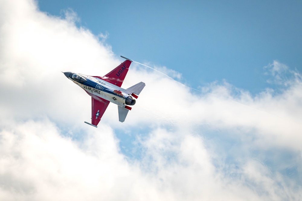 Viper Demo Team salutes military aviation heritage at TBM Avenger Reunion