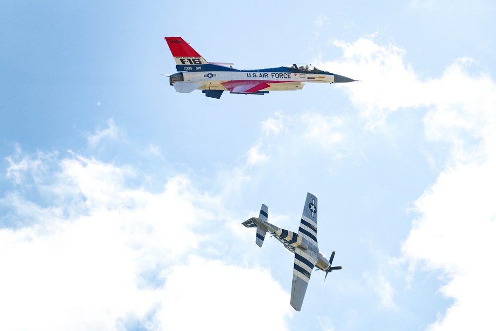 Viper Demo Team salutes military aviation heritage at TBM Avenger Reunion