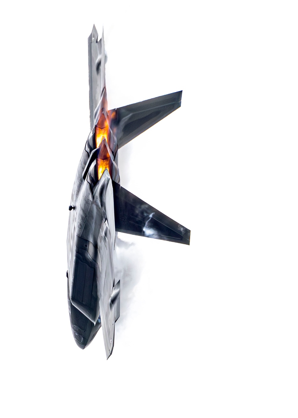 U.S. Air Force F-22 Raptor Demo Team Showcases Air Superiority at New York Air Show