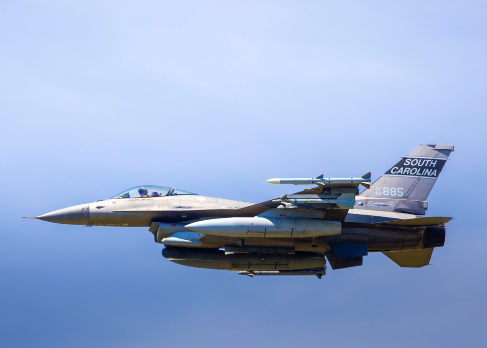 South Carolina Air National Guard’s F-16s Perform at New York Air Show