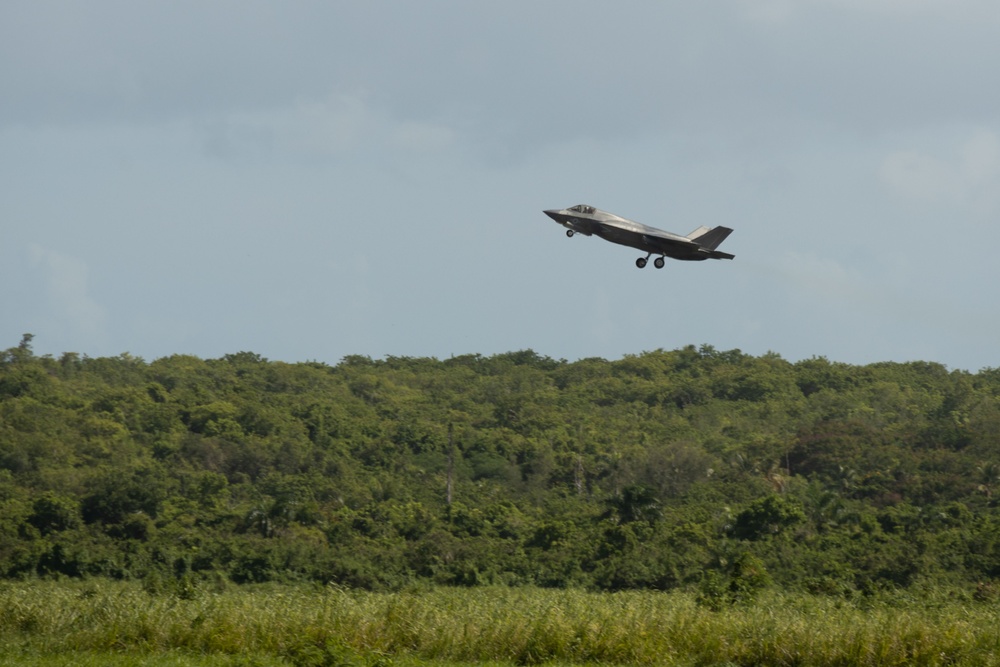 VMFA-225 commences flight operations in Puerto Rico