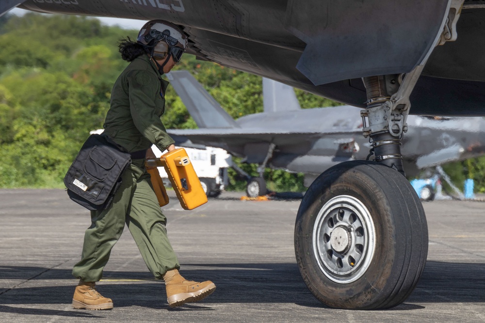 VMFA-225 conducts flight operations in Puerto Rico